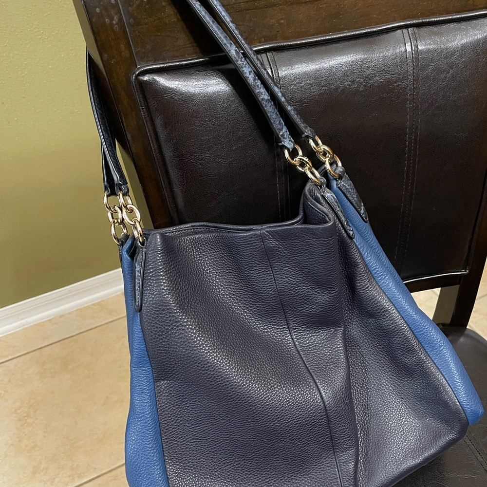 Coach shoulder bag